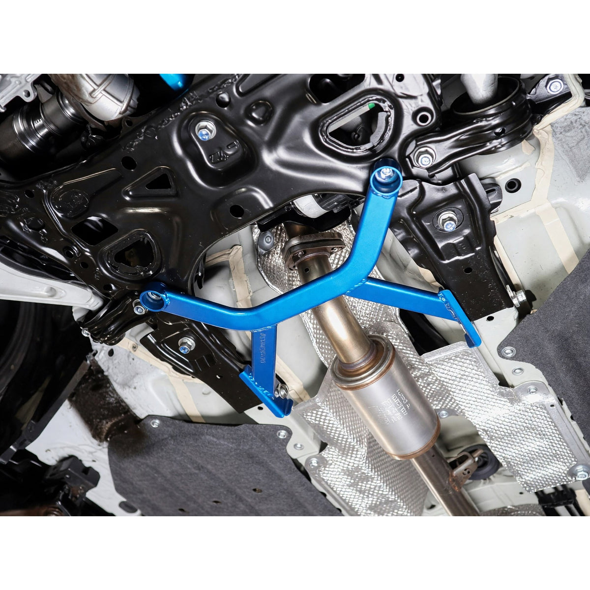 Cusco Center Power Brace for 16-21 Honda Civic/Acura ILX